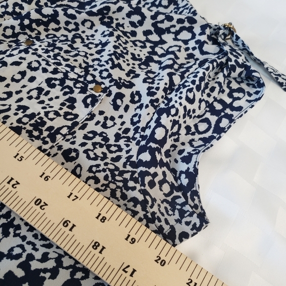 Per Seption Concept Blue Leopard Cap Sleeve V Neck Women's Top Size S - Picture 4 of 7